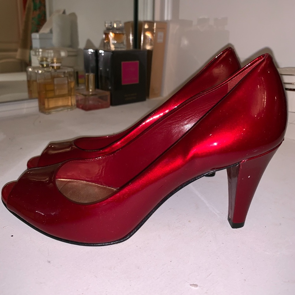 Heels - Picture 2 of 2